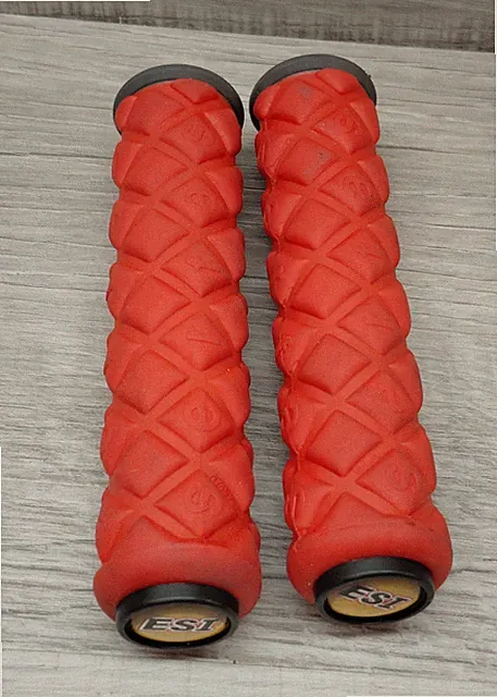 ESI Ribbed Chunky MTB Grips RED Bicycle Grips Shock Absorbing 5" Long 22.2mm